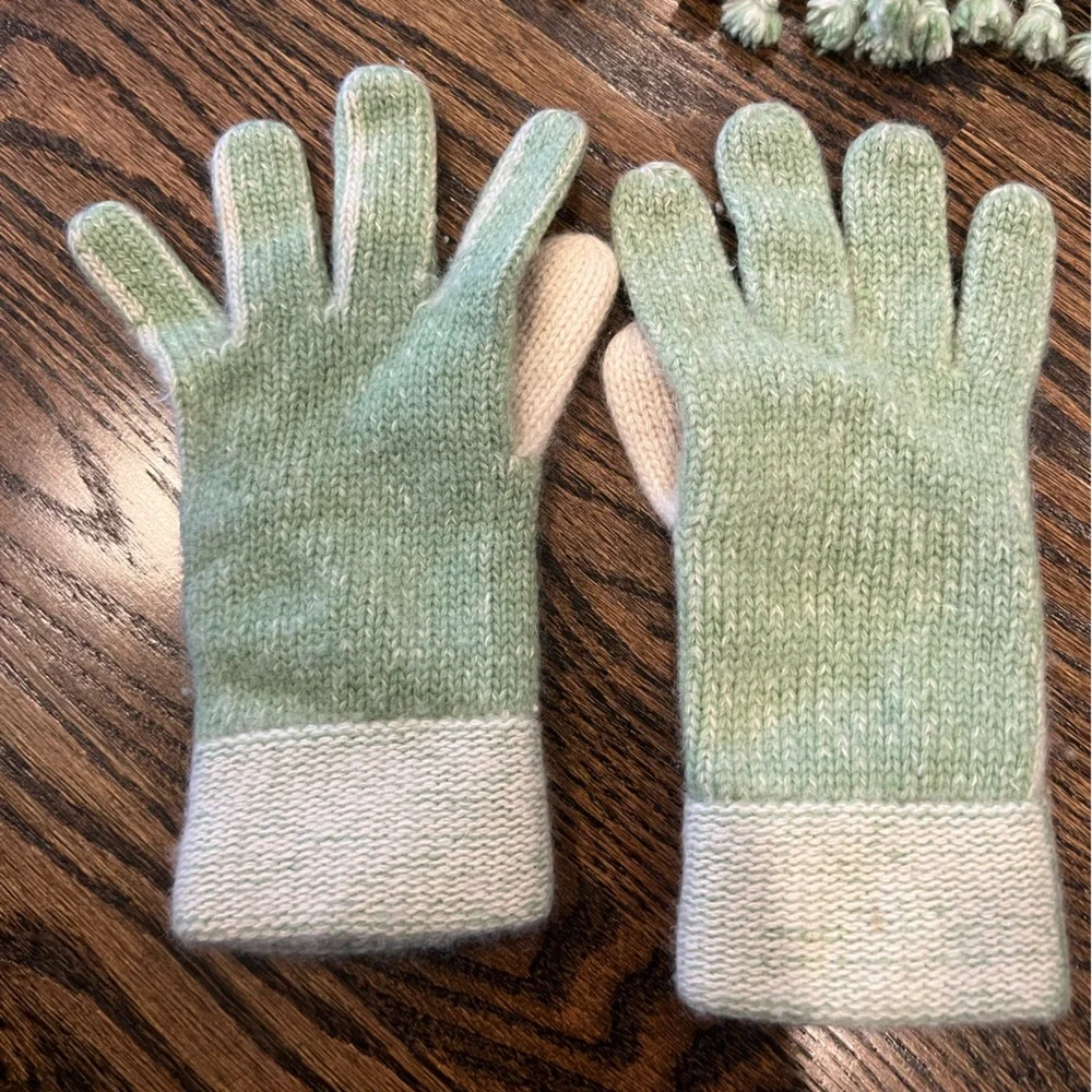 Bloomingdale’s 100% Cashmere Scarf & Glove Set Green Cream Variegated Knit EUC